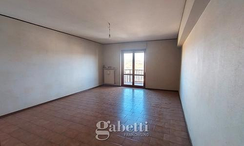 Appartamento Con Box...