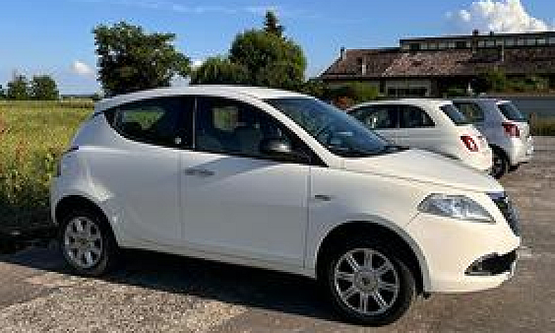 Lancia Ypsilon Anno ...