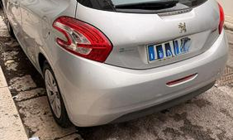Peugeot 208...
