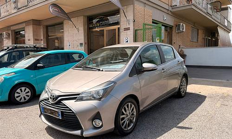 Toyota Yaris 1.0 5 P...