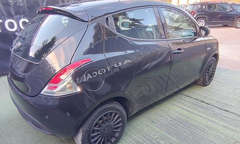 Lancia Ypsilon 1.2 B...