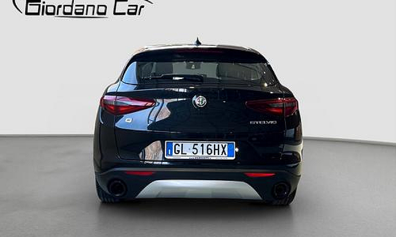 Alfa Romeo Stelvio 2...
