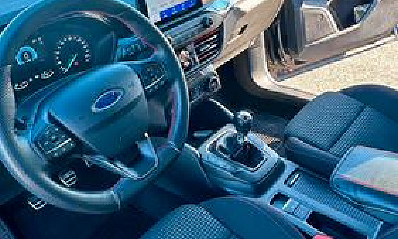 Ford Focus St-Line...