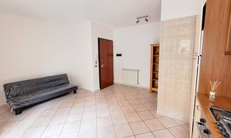 Bilocale Con Cortile...