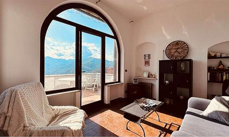 Casa Con Terrazzo Pa...