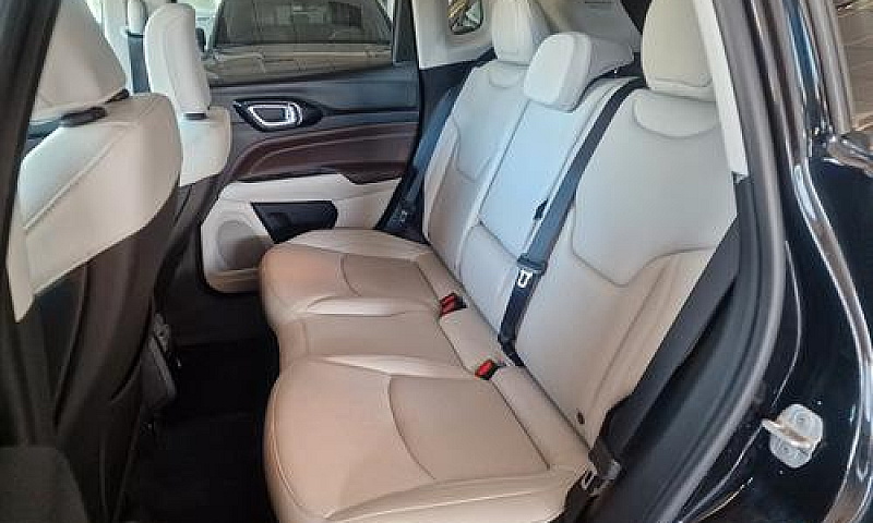 Jeep Compass 1.3 190...