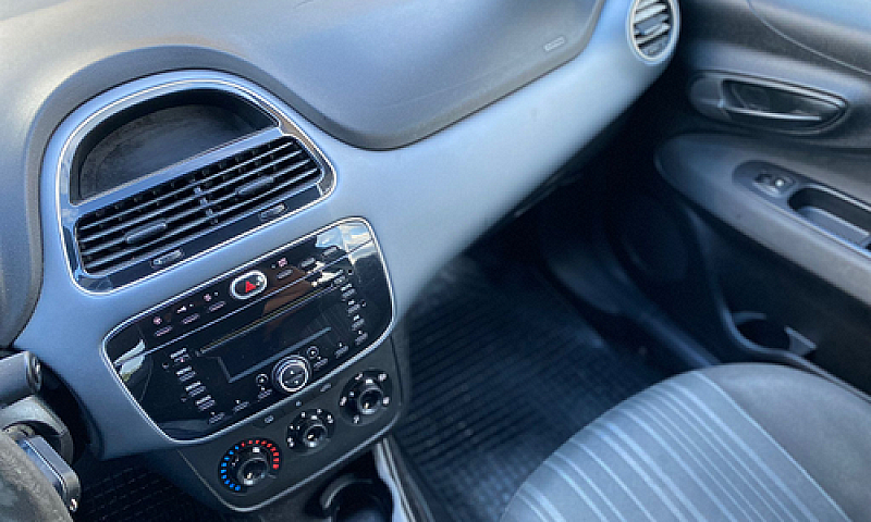 2011 Fiat Punto Evo ...