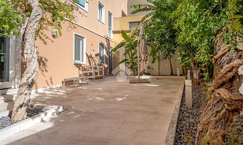 4 Locali A Cagliari...