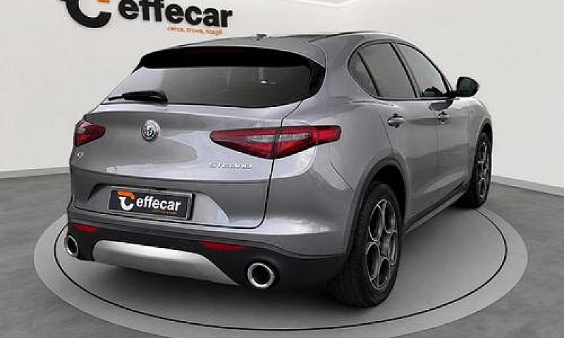 Alfa Romeo Stelvio 2...