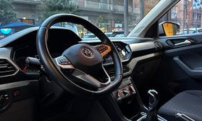 Volkswagen T-Cross 1...