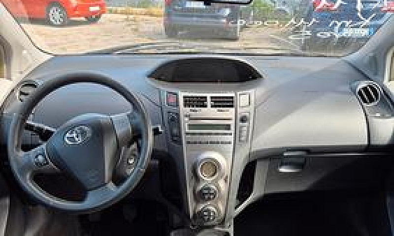 Toyota Yaris 1.0 5 P...