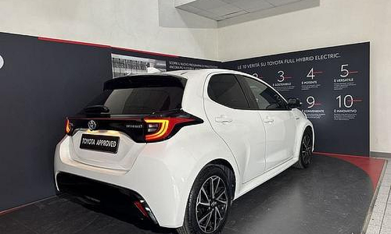 Toyota Yaris 1.5 Hyb...