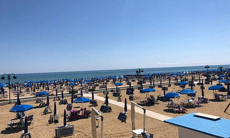 Trilocale Fronte Mar...