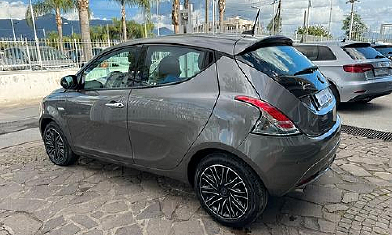 Lancia Ypsilon 1.0 F...