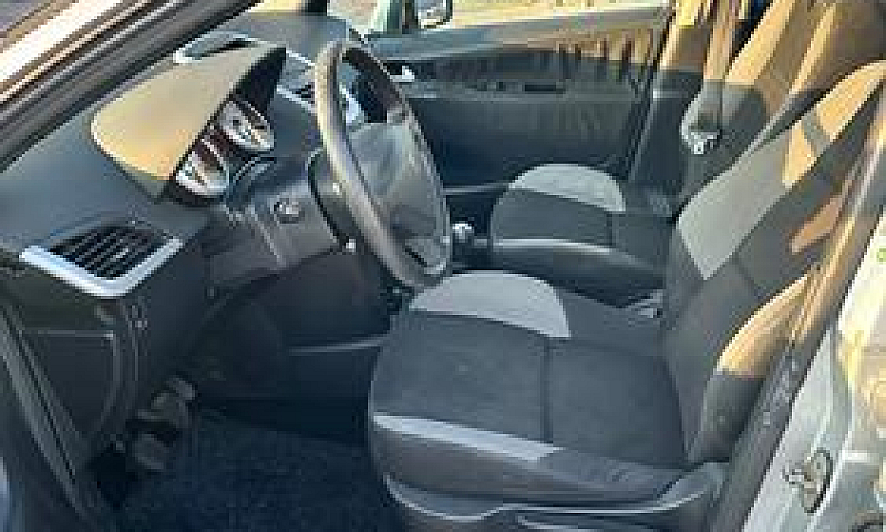 Peugeot 207 1.4 Hdi ...