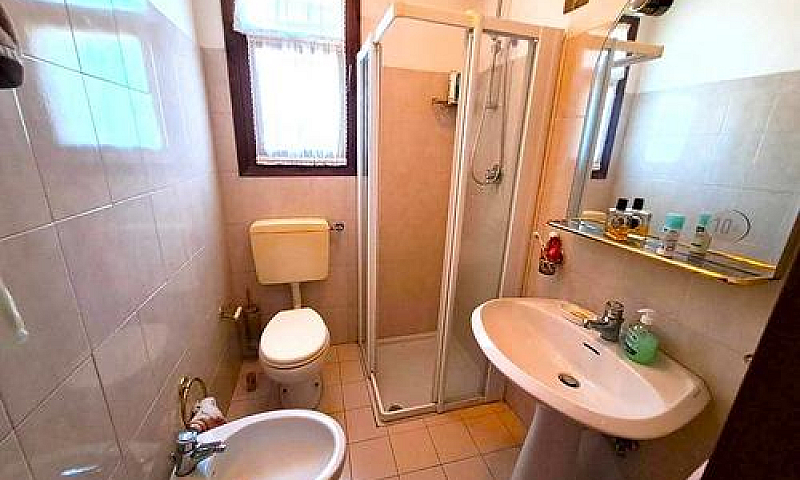 Porzione Di Casa A R...