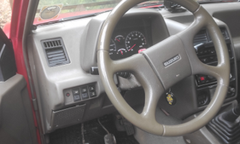 Suzuki Vitara 1600 8...