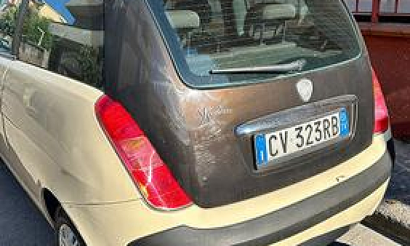 Lancia Y...