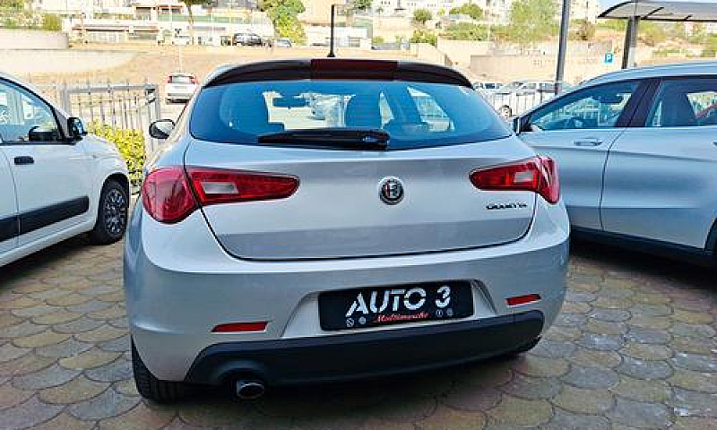 Alfa Romeo Giulietta...