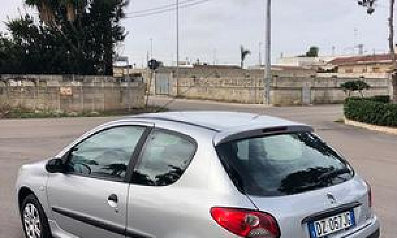 Peugeot 206 Plus 1.1...