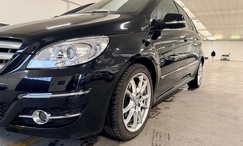 Mercedes-Benz B 200 ...