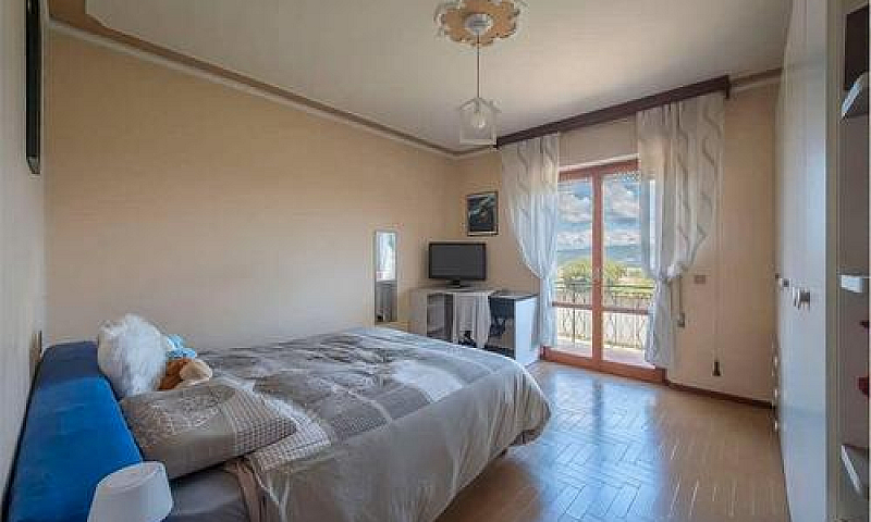 Villa Bifamiliare A ...