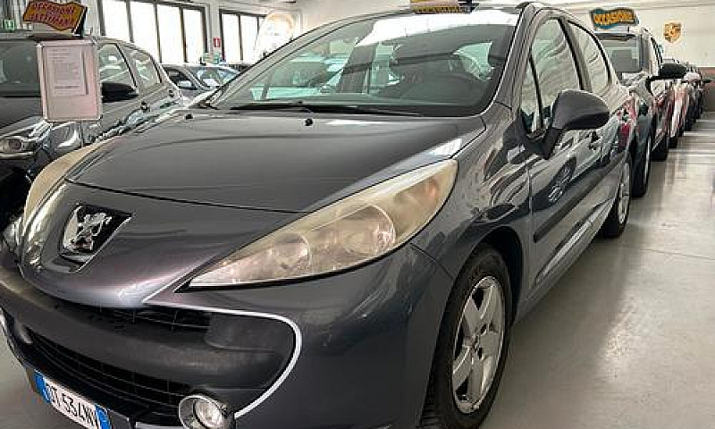 Peugeot 207 1.4 8V 7...