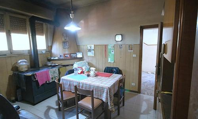 Casa Colonica A Mont...