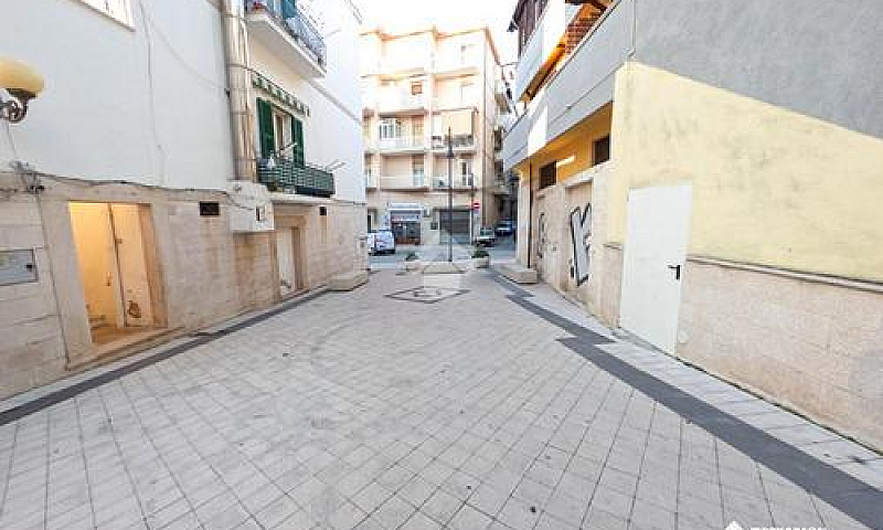 2 Locali A Vieste...