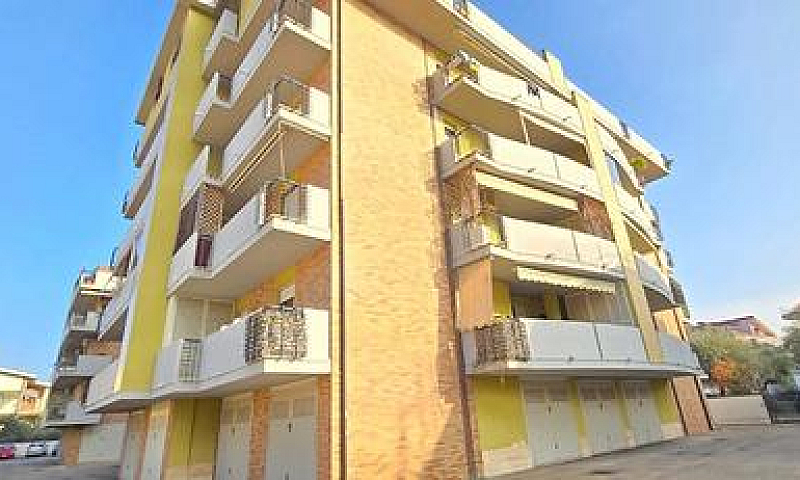 Ampio Quadrilocale C...