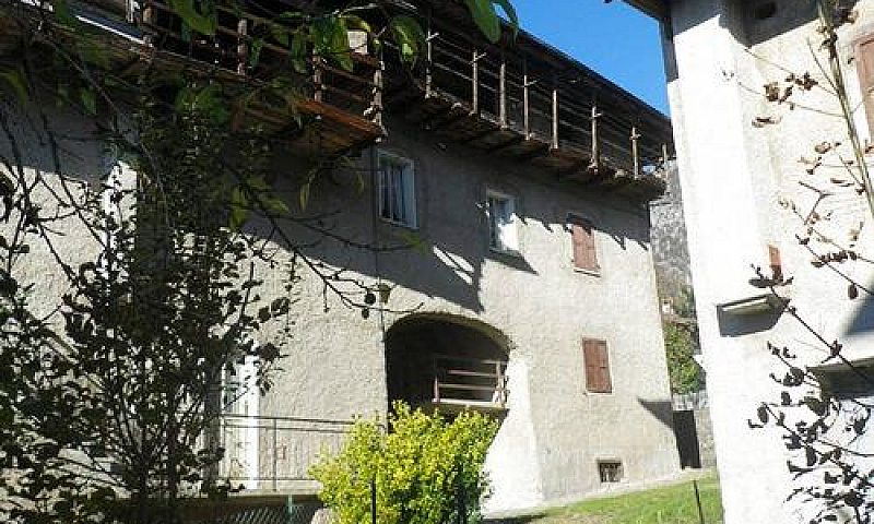 Porzione Di Casa - S...