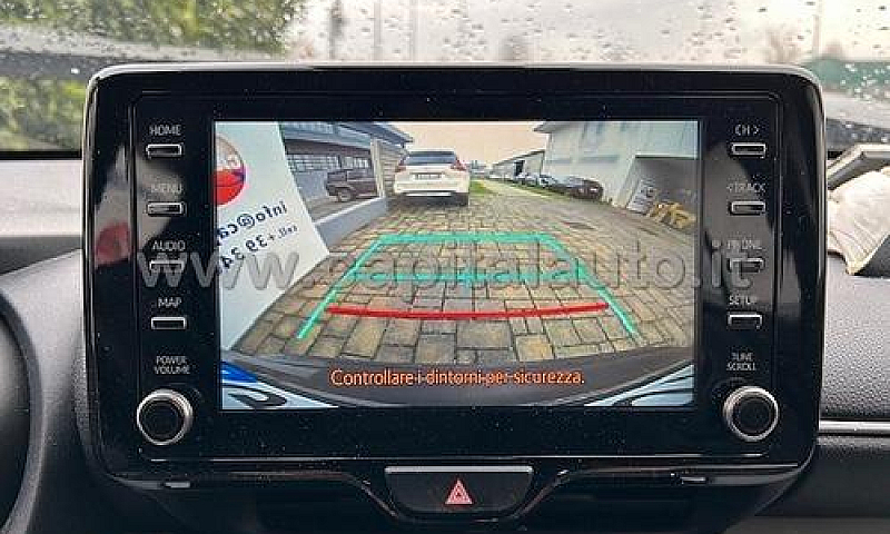 Toyota Yaris Cross 1...