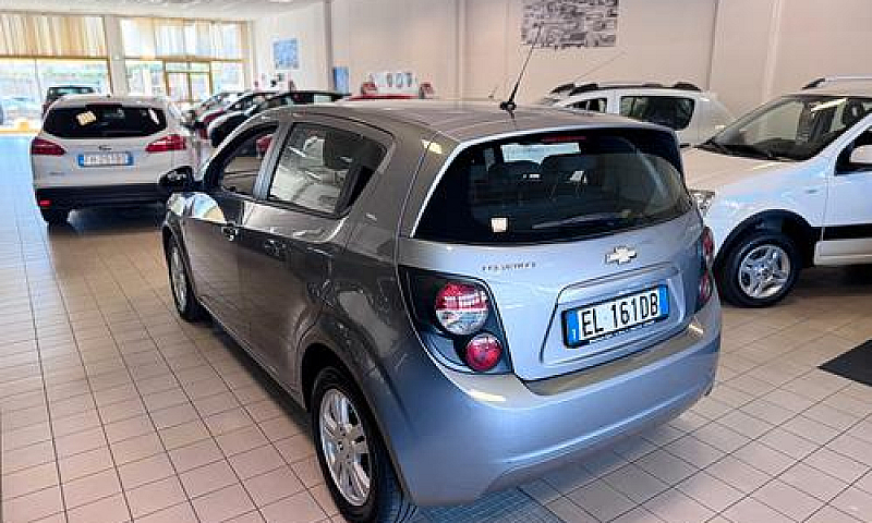 Chevrolet Aveo 1.2 8...