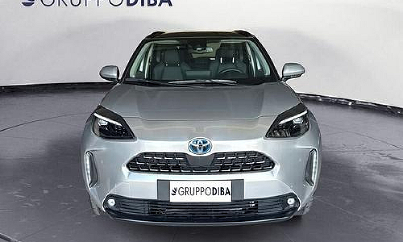 Toyota Yaris Cross 1...
