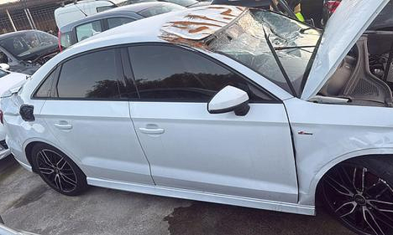 Audi A3 Sedan Incide...