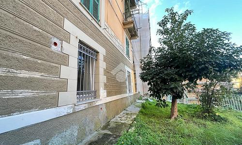 2 Locali A La Spezia...