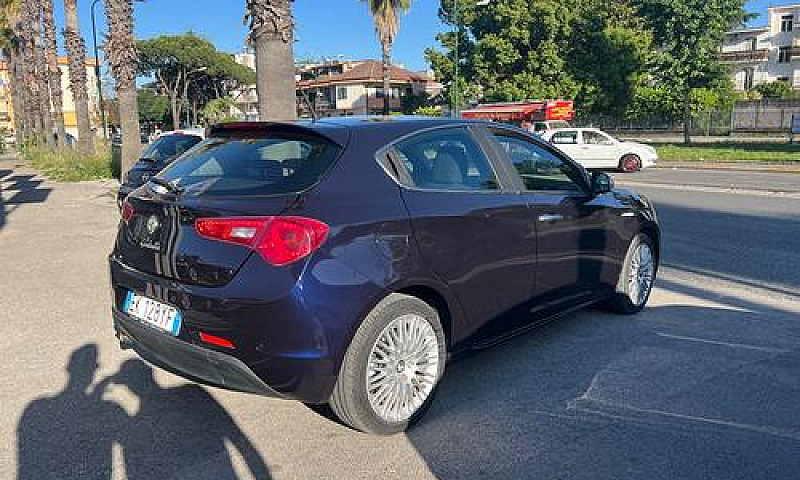 Alfa Romeo Giulietta...