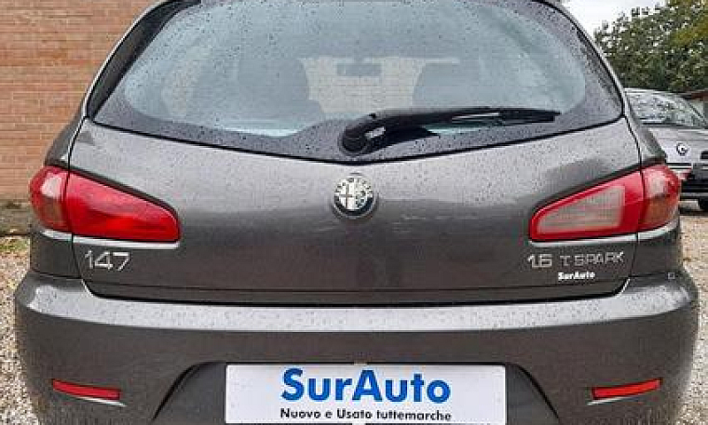 Alfa Romeo 147 1.6 1...