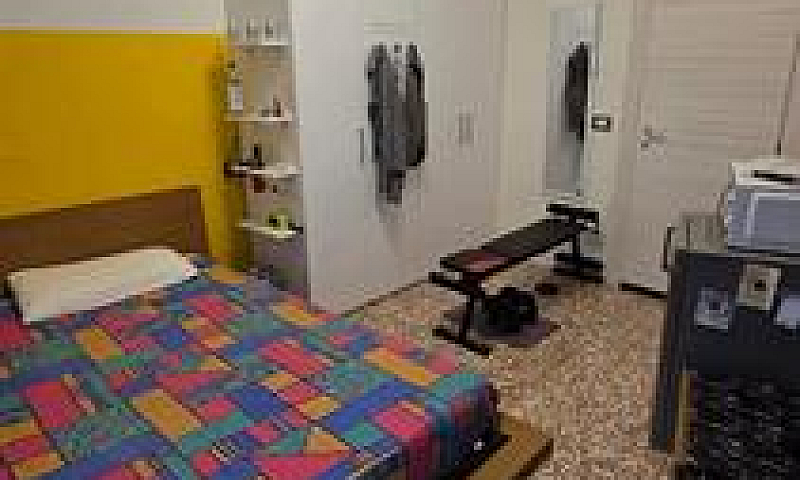 Stanza Con Bagno Esc...