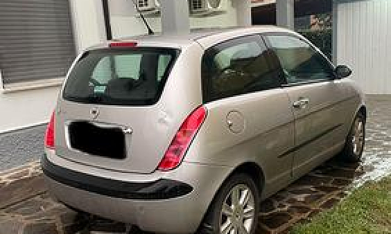 Lancia Ypsilon...
