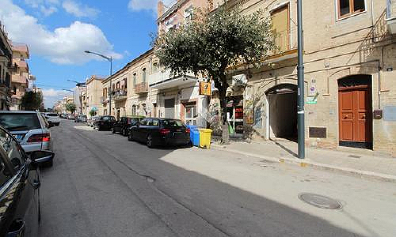 2 Locali A Lucera...
