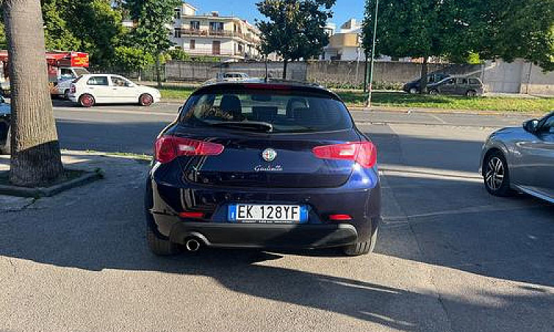 Alfa Romeo Giulietta...