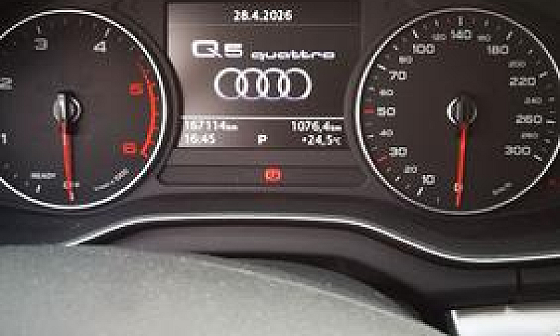 Audi Q% Business Spo...