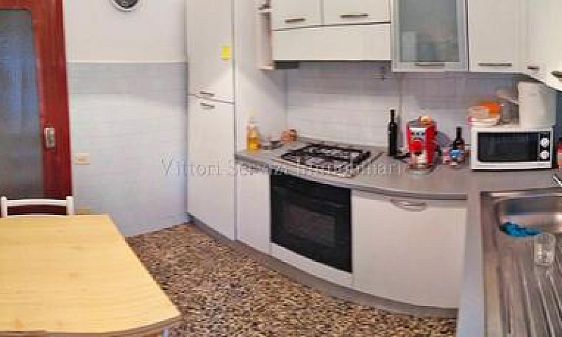 Siena, Appartamento ...