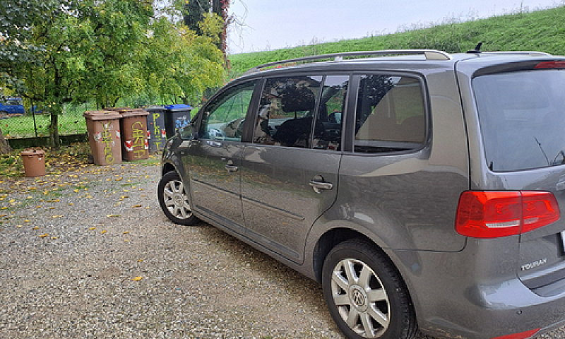 Volkswagen Touran...