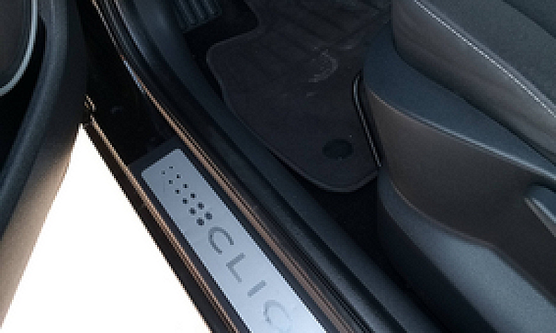 Renault Clio...