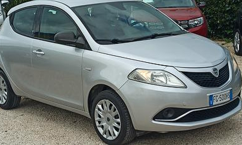 Lancia Ypsilon 1.2 6...