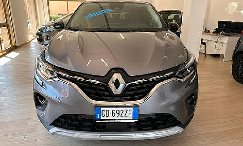 Renault Captur Plug-...