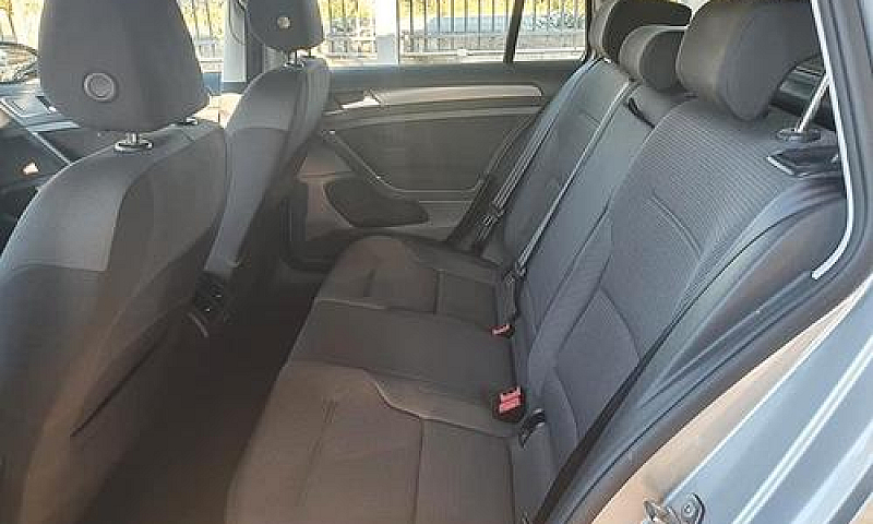 Volkswagen Golf Vari...