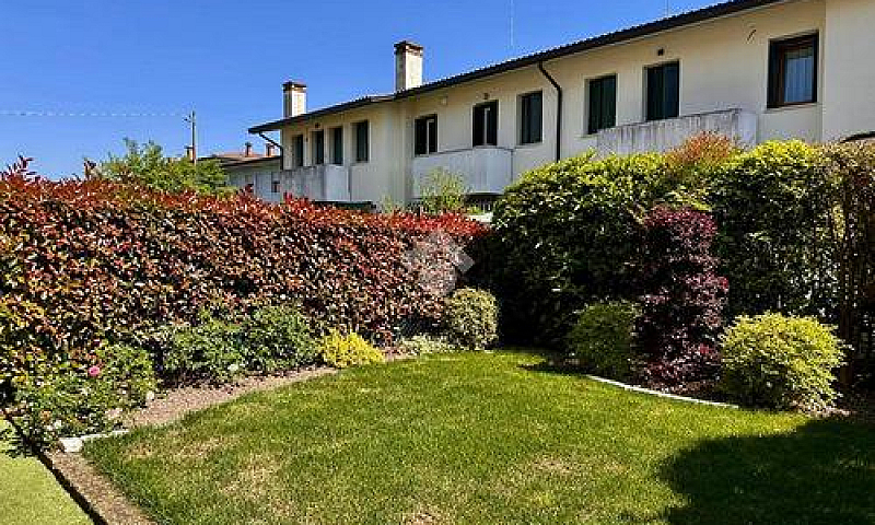 3 Locali A Asolo...